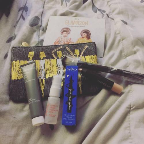 #ipsy #septemberglambag #eyekolondon #eyeliner @eyeko #trestique #highlights @trestique #crownbrushe