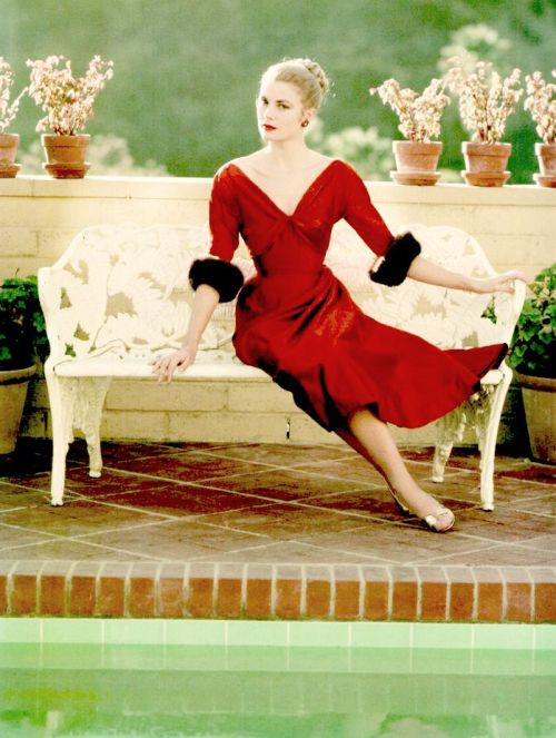 maggiepollitts: Grace Kelly by Howell Conant, 1955.