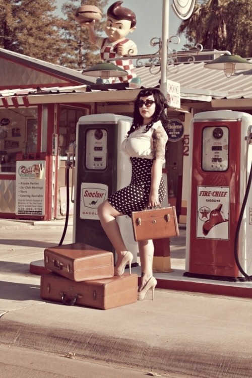 alternative-pinup:  Alternative Pin UpPin Up Twitter