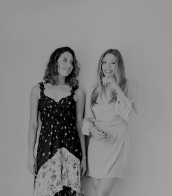 dailylizzieolsen:  Elizabeth Olsen and Aubrey