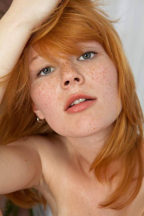 redheadamore:  Redhead amateurs to chat here  A beautiful photo of Mia Solis!