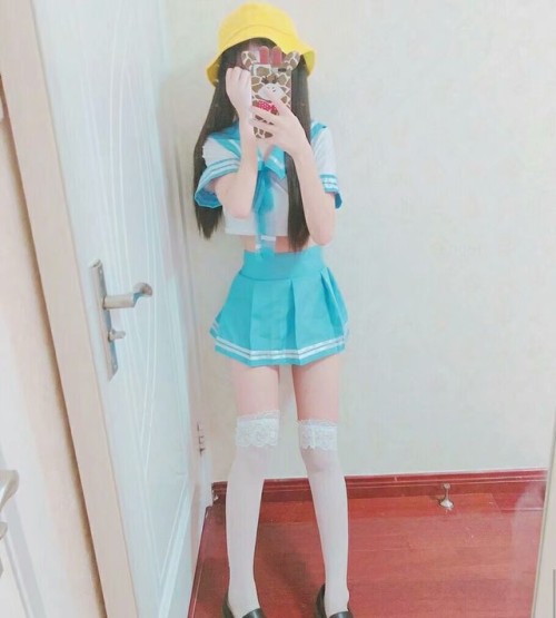 xxoofuli: 全部都是实拍视频，无水印视频，美女微拍，个别稍微犯规资源，不一样的味道~ （小技巧：截图或者保存图片后，打开微信扫一扫，点右上角从相册选择刚才的图片即可进入）点我立即加入欣赏
