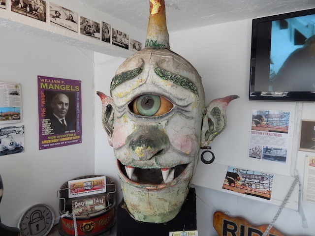 collectorsweekly:  Jeepers Creepers! Why Dark Rides Scare the Pants Off Us