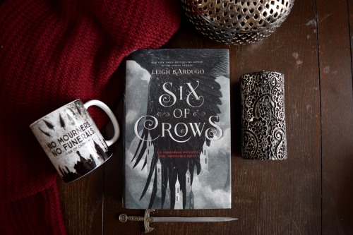 realitys-abore:  Books and Cupcakes Book Photo Challenge Day Twenty-Three: Unique Read I’ve be