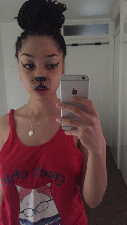 watchingtheskyweep: prettylittlepotato: You ever get bored and just.. Purrfection