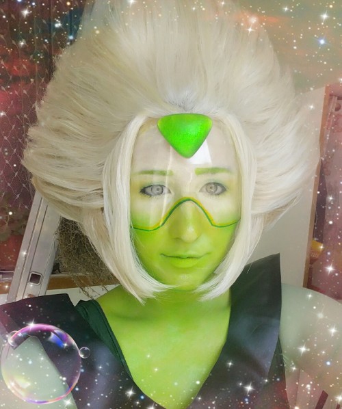 gekroent:  “Hello, people of the earth-country named ‘tumblr’!”  Gem is made by https://www.etsy.com/ca/shop/HamsterParade  But now my old armsocks don’t match the new paint ahhhh this project never ends!! 