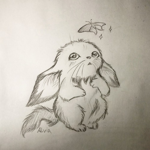 alviaalcedo:Guess what pokemon is it?^^ ..just a little sketch in more realistic style :)