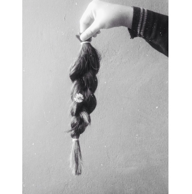 oxitomorfosis:  Una parte de mi quería liberarse de todo; y comencé  con mi pelo.