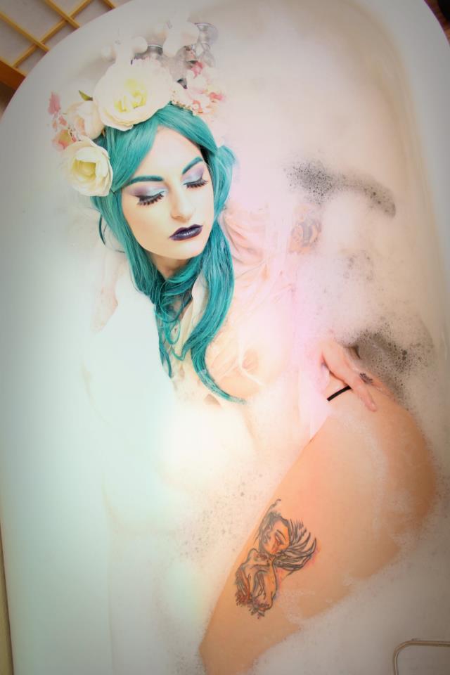 itsonlyyourshadow:  Model: Olivia Dantes Photo: Jellyfish Jones MUA: Christina Miliusis