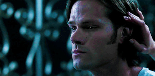 samwinchesterappreciation:sam leaning into lucifer!jess’ touch in 5.03