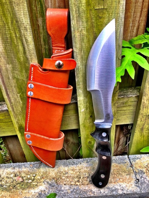 Bark River Trakker, A2 tool steel. The Tracker design was initially conceived by Tom Brown Jr, and r