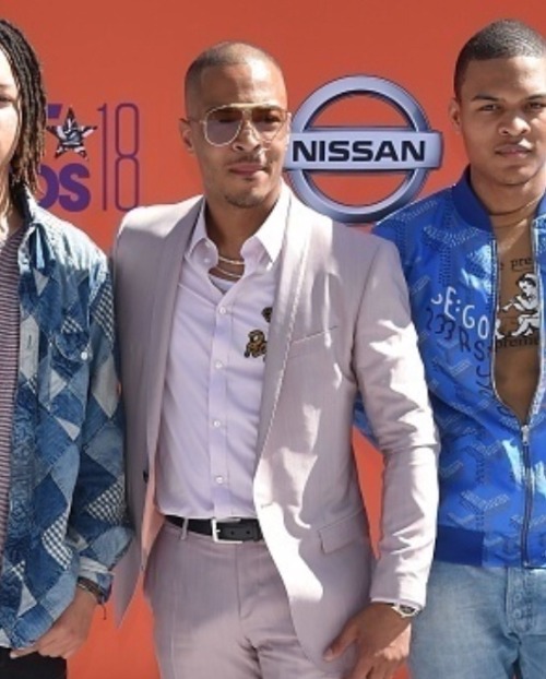 mrdeepdick: celeb-eggplants: T.I bulge Tip