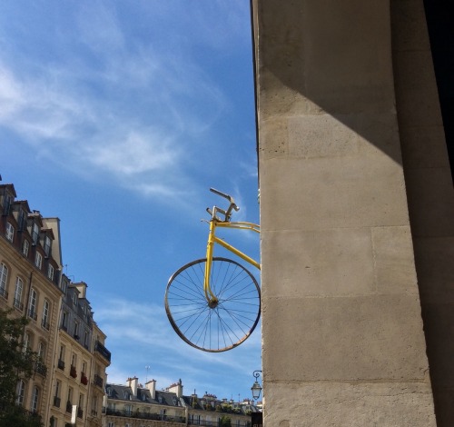 Paris, rue de la Ferronnerie.