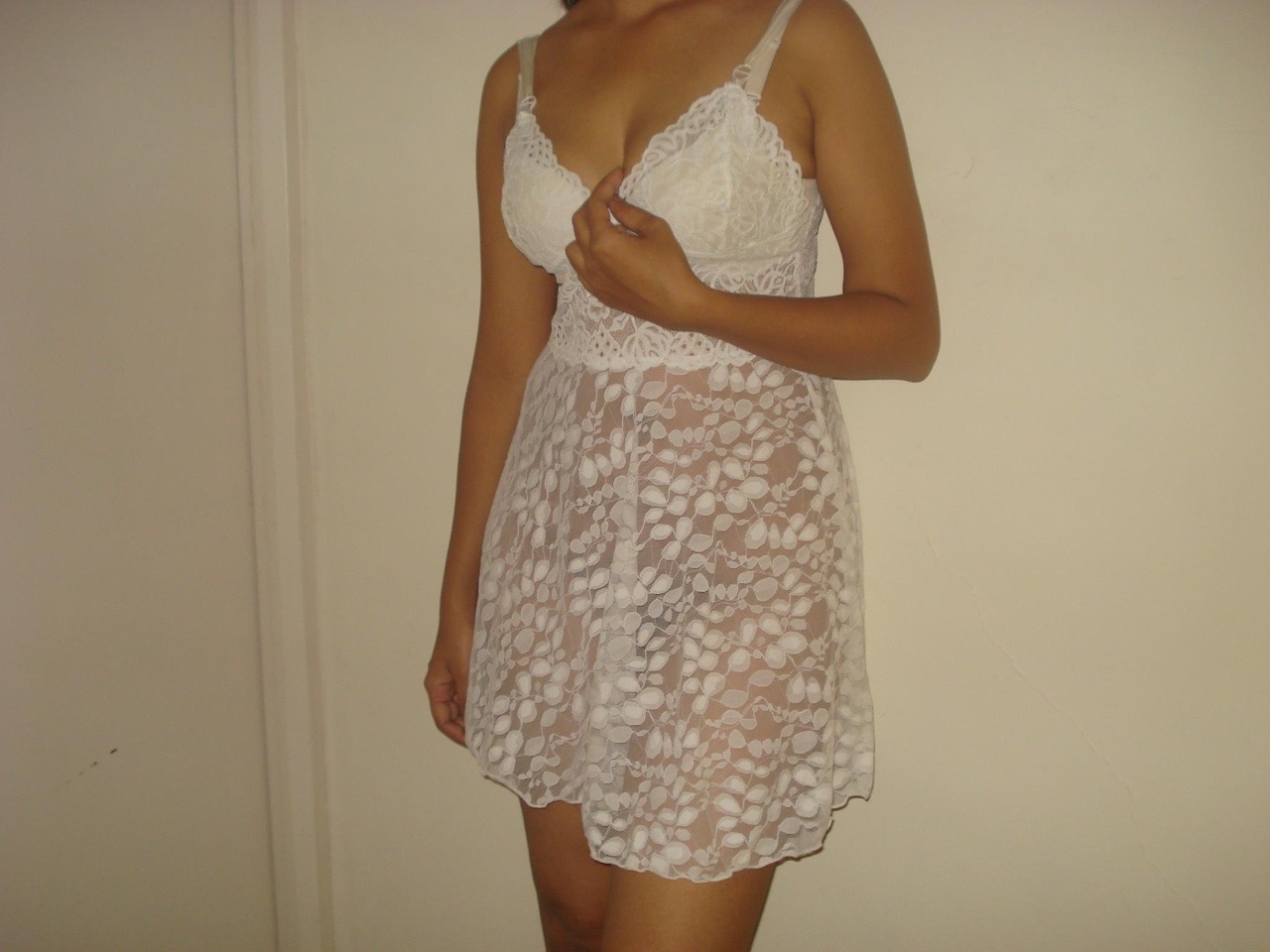 kkarishma-tempting:  sexy Indian bhabhi newly married in new outfits