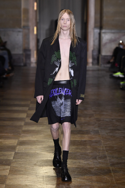 fashionablymaleofficial: (via Raf Simons Men’s RTW Spring 2022 Paris)