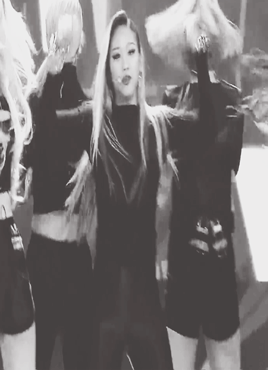 mykpopblacknwhite - Ihasdinowoo