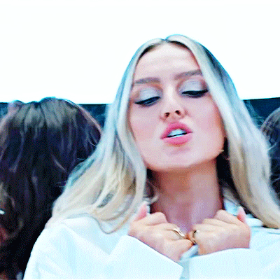 joamofarc:Perrie in ‘Think About Us’ music video