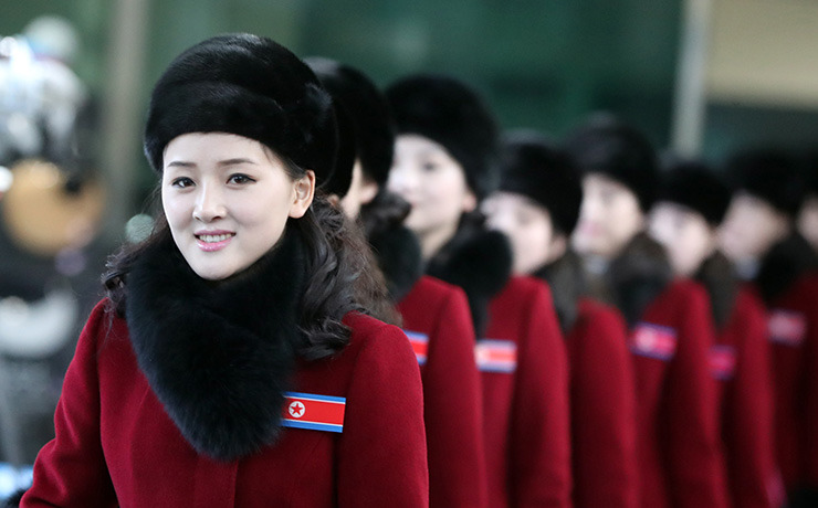 world-ethnic-beauty:      North Korean cheerleaders travel to South Korea ahead of