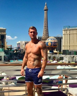 hotcelebs2000:  DAN OSBORNE