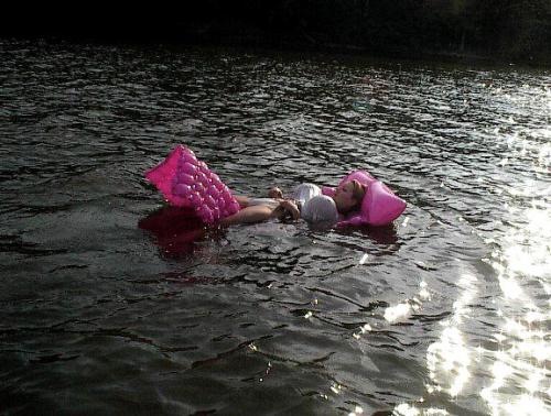 awesomebimbo: luisflakis:  Ufffffff Let’s do it in the water #Gabrielitits Montserratits  The real pierced tattooed fuck doll with huge boobs: fnchen.tumblr.com 