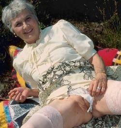 nicelookinggrannies:  Crazy Granny Cunts Hot Free Pictures