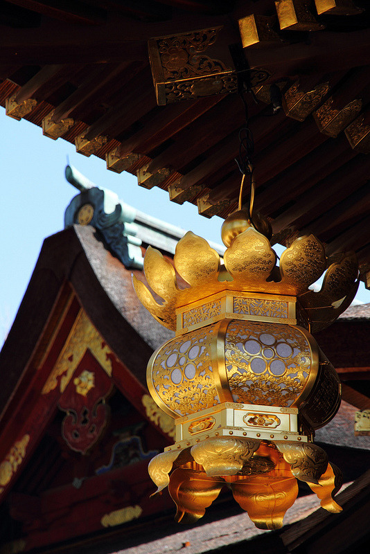 uncommonjones:  Traditional Lantern by Teruhide Tomori Kitano Tenman-gū Shrine,
