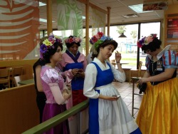 deanlightful:  real princesses get fast food.