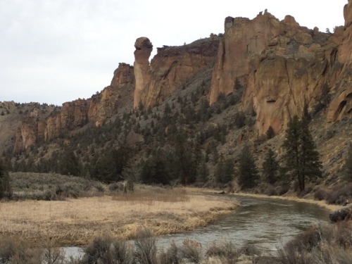 Misery Ridge TrailSmith Rock State ParkStopped in the bustling little town of Bend, Oregon after lea