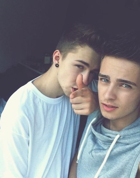 prettygayboys:  similar posts: here