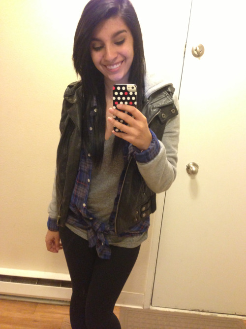 satanssweetheart:  For the anon who wanted me to post a “selfie.”