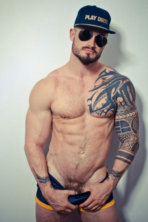 nippig:  Seven Dixon - Part 4  http://nippig.tumblr.com/archive http://nippig.tumblr.com/post/133373165795/seven-dixon-part-3 