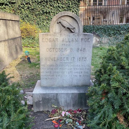 ‪Took a very goth field trip today. ‬#baltimore #edgarallenpoe (at Baltimore, Maryland) www.