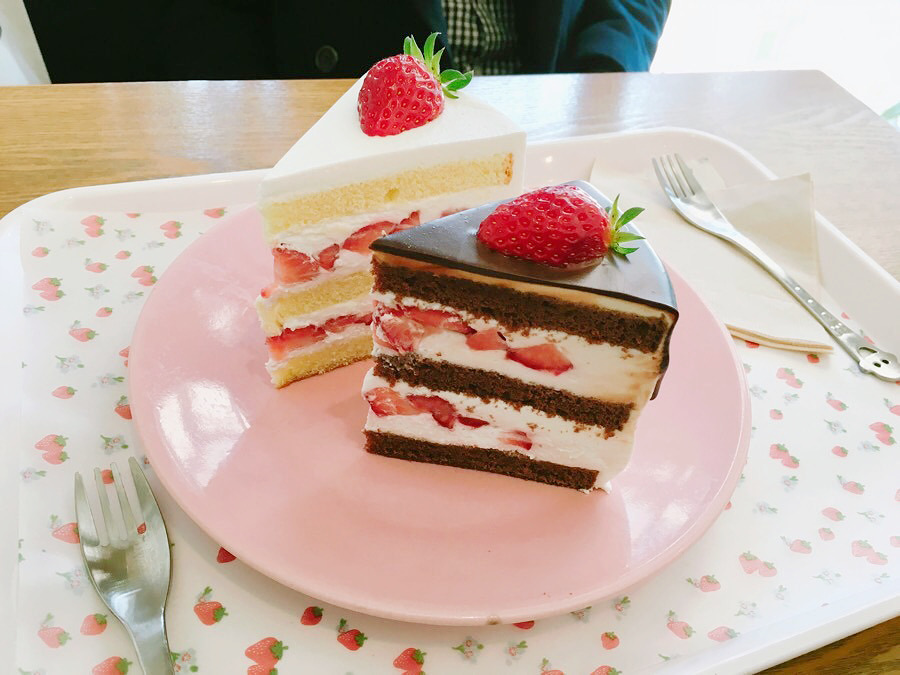 petitcho:    카페205     @empoweredinnocence