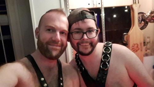 kirbycub:@ajpup77 and I bar tending a party