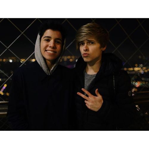 lxkekorns:lukekorns: At the top of the Eiffel Tower. Love this kid x