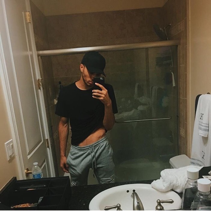 drakesactualwife:  Whoever started the #GreySweatpantsChallenge I truly thank you