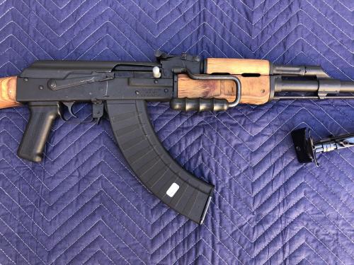 Romanian AES-10BSemi-automatic RPK variant from Romania, it features a couple of odd if not unique f