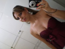 cleavage-n-downblouse.tumblr.com post 56662552268