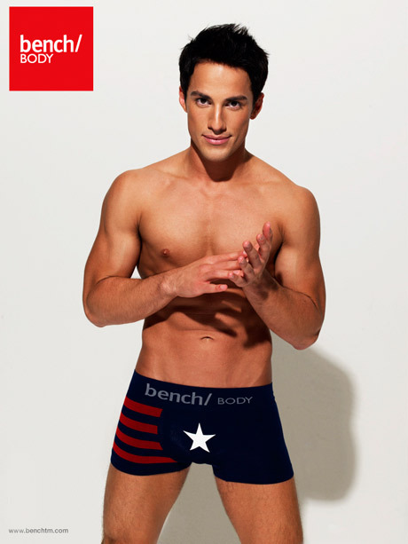male-celebs-naked:  Michael Trevinosee more here