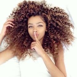 sexy-ass-black-women:  Dat hair😍  Sexy!