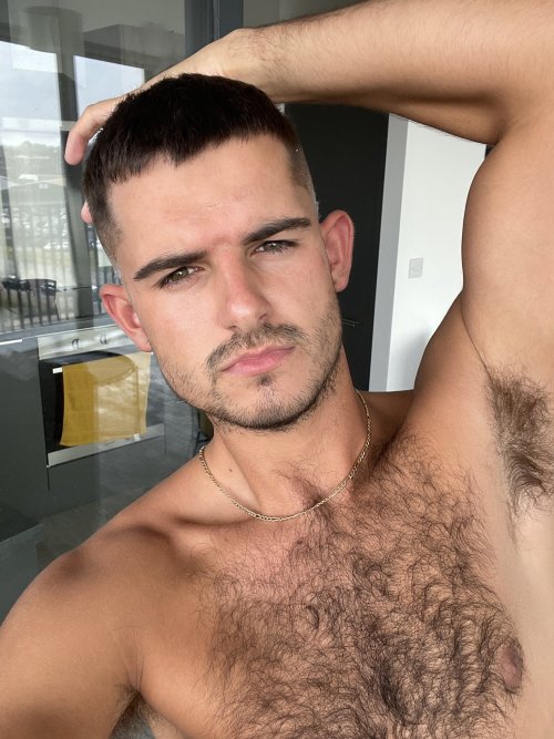 hairyscottishroy:   Gorgeous ‘SON