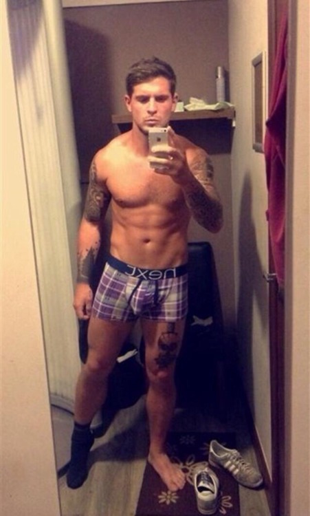 XXX exclusivekiks:  Hot guy from the UK - Part photo