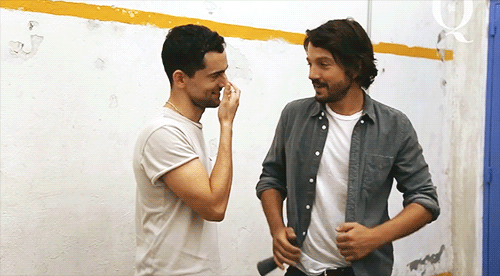 semisweetshadow:Behind the scenes con Diego Luna y Luis Gerardo Méndez (x)