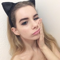 ppolishprincess:  hello it me kitty 