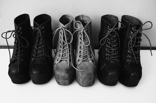 lnquiry:  15 different shoes every girl should have ^_^ 