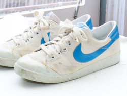 littlealienproducts:  Vintage Nike Sneakers from  snazzy77vintage   