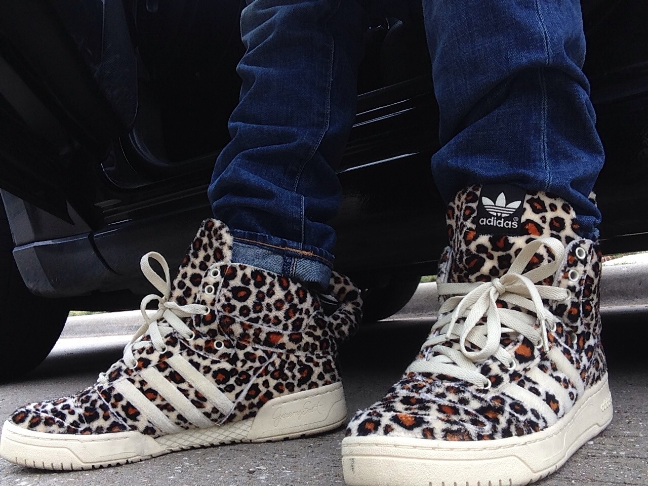 xanaxwbu:  Felt like flexin the Jeremy Scott’s today ahaha