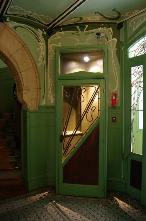 cair–paravel:Castel Béranger, a residential building in Paris, designed by Hector Guima
