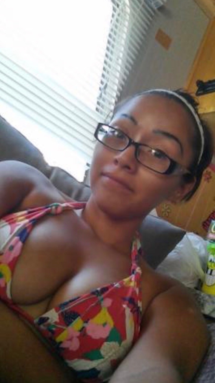 jiblets23:  Navajo cutie 🤤