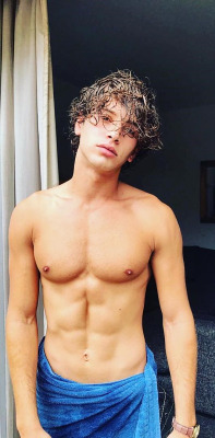 hotfamousmen:  Eyal Booker